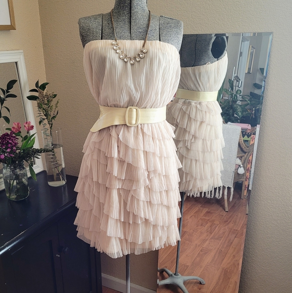 BCBG Cream layered mini dress with belt! sz. M